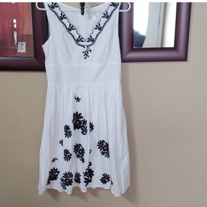 The Loft Beautiful Embroider Summer Dress Excellent Condition